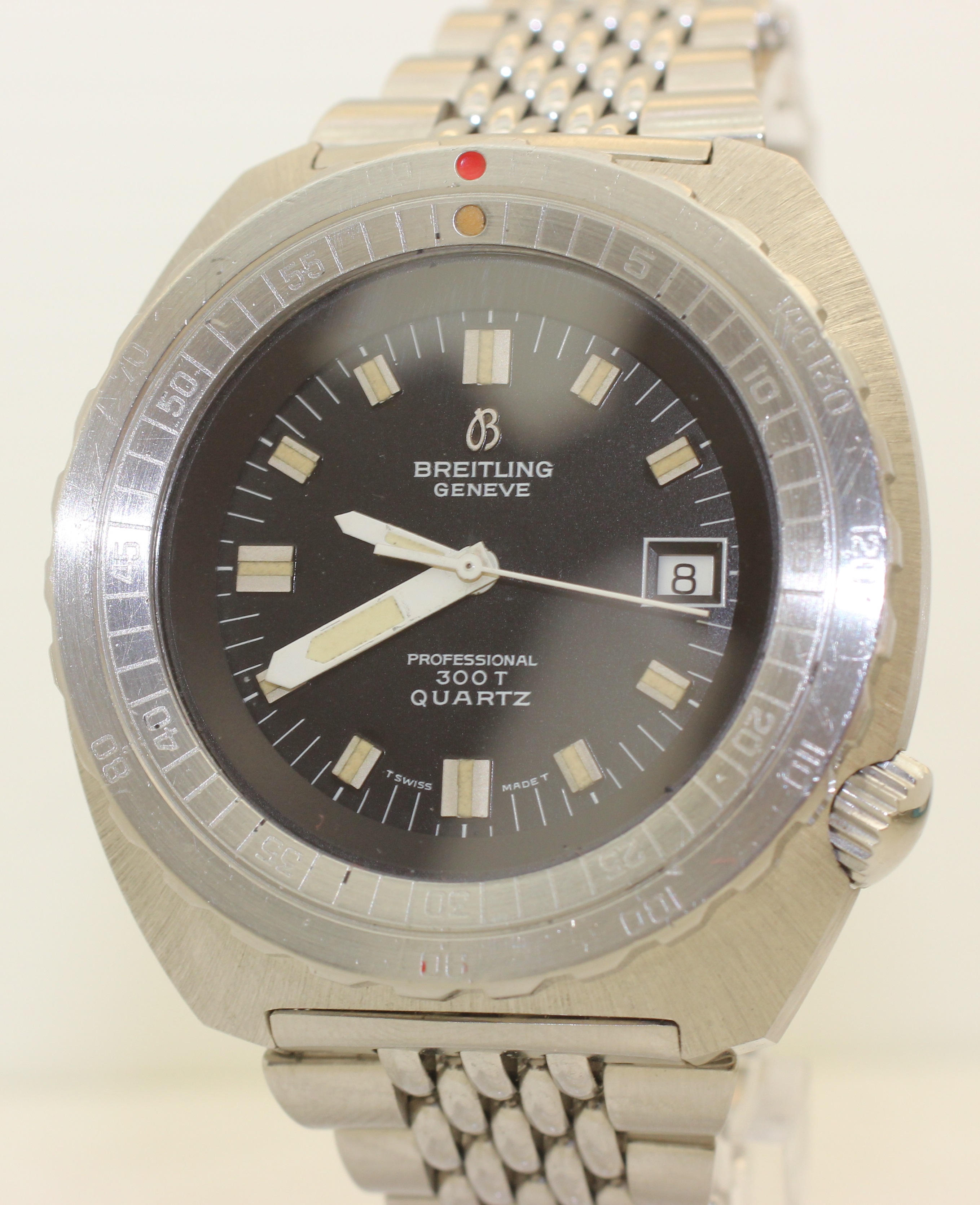Vintage 1984 Breitling Professional Quartz 300T Divers Watch - 83110 Doxa